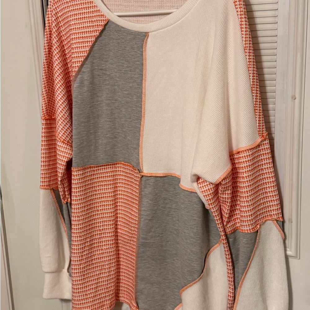 LAST CHANCE Trendy Patchwork Sweatshirt in Cream, Gray, and Orange